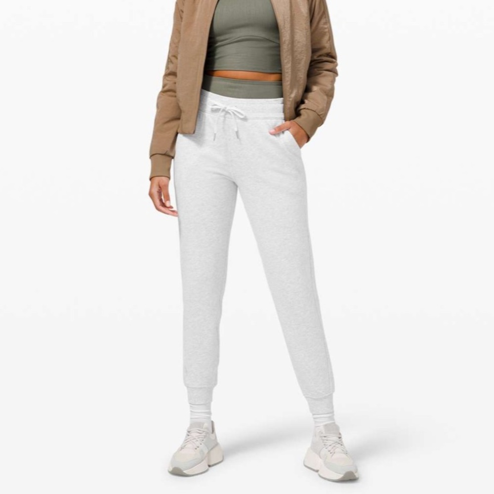 Lululemon Scuba High-Rise Jogger *Fleece 28"
Heathered Core Ultra Light Grey